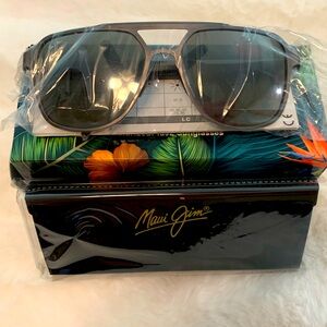NWT- Maui Jim 2ND REEF MM607-003 59 - Brushed Dark Gunmetal Sunglasses.